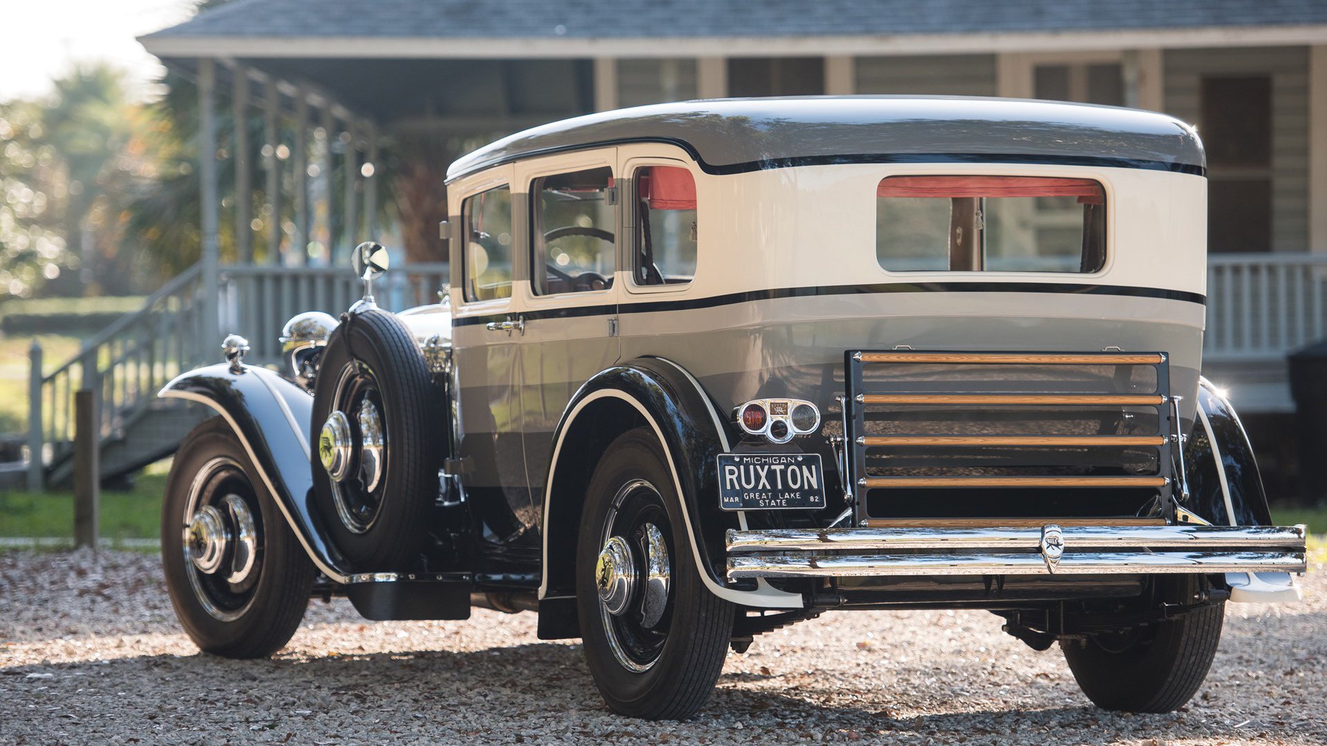 塞维利亚连续制造禁区混乱抢占先机，塞维利亚吧