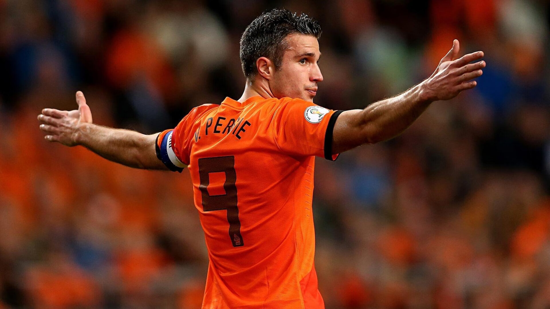 欧洲杯激战连连：战术变幻引爆现场！，欧洲杯揭幕战依98db in